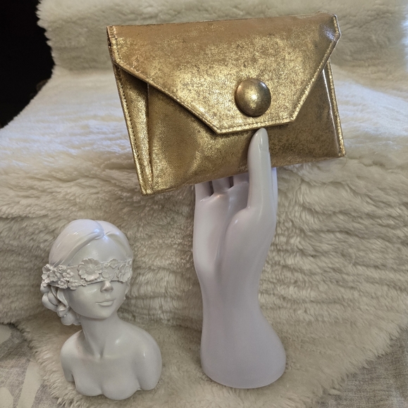 Vintage Gold Makeup Kit Clutch - Picture 1 of 16